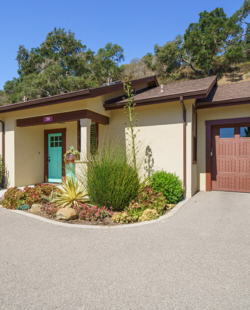 Exterior of a single-story home on the campus of Valle Verde, a HumanGood Life Plan Community 